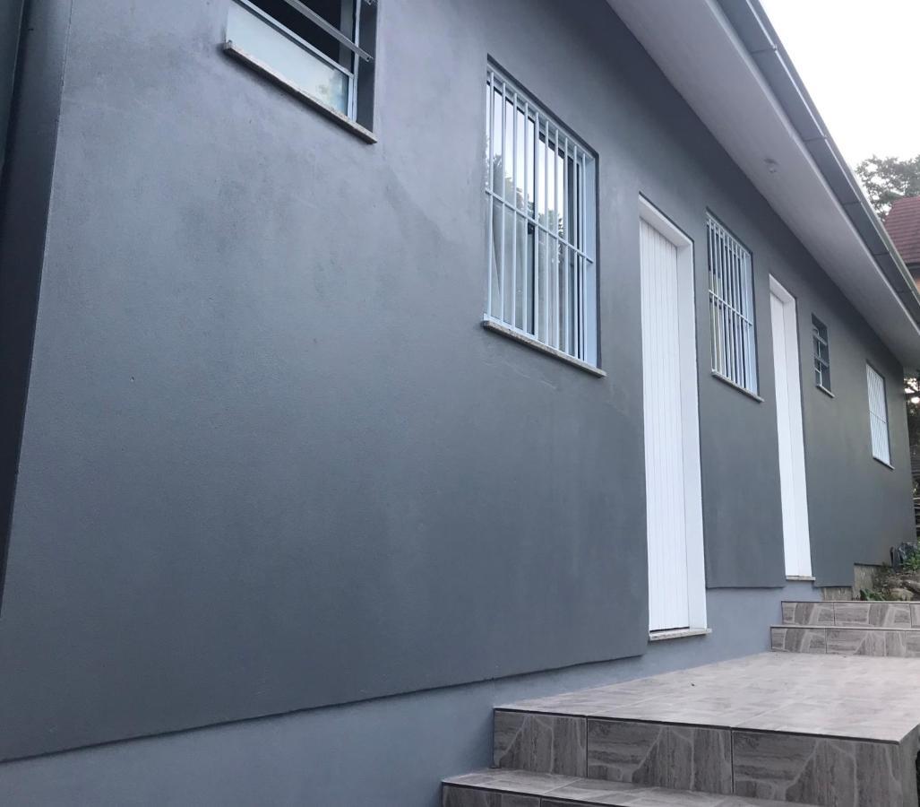 Suite Em Gramado, Proxima A Avenida Das Hortencias Eksteriør billede